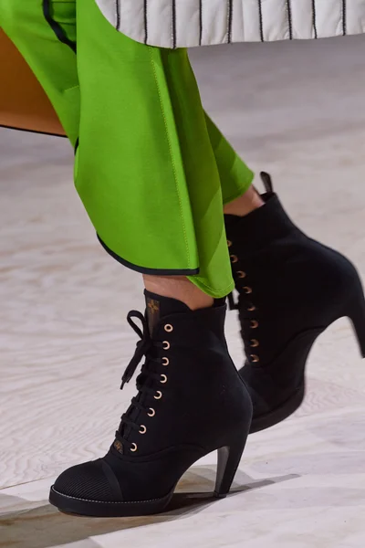 Look 125